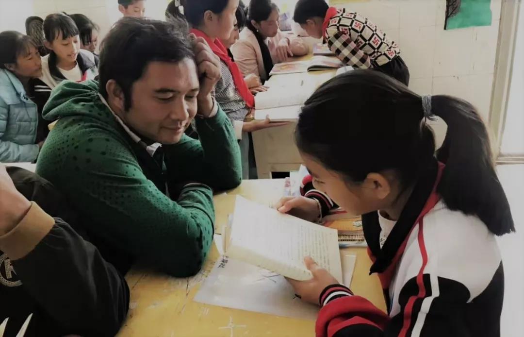 碧鸡完小亲子阅读1